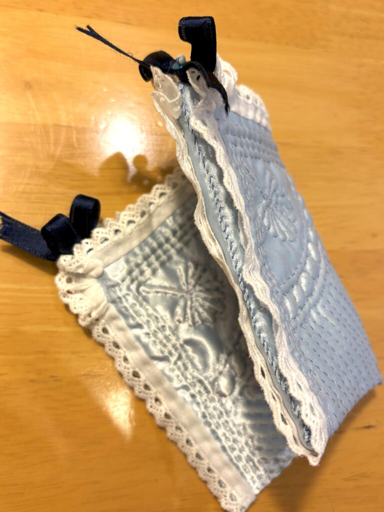 trapunto pouch 05