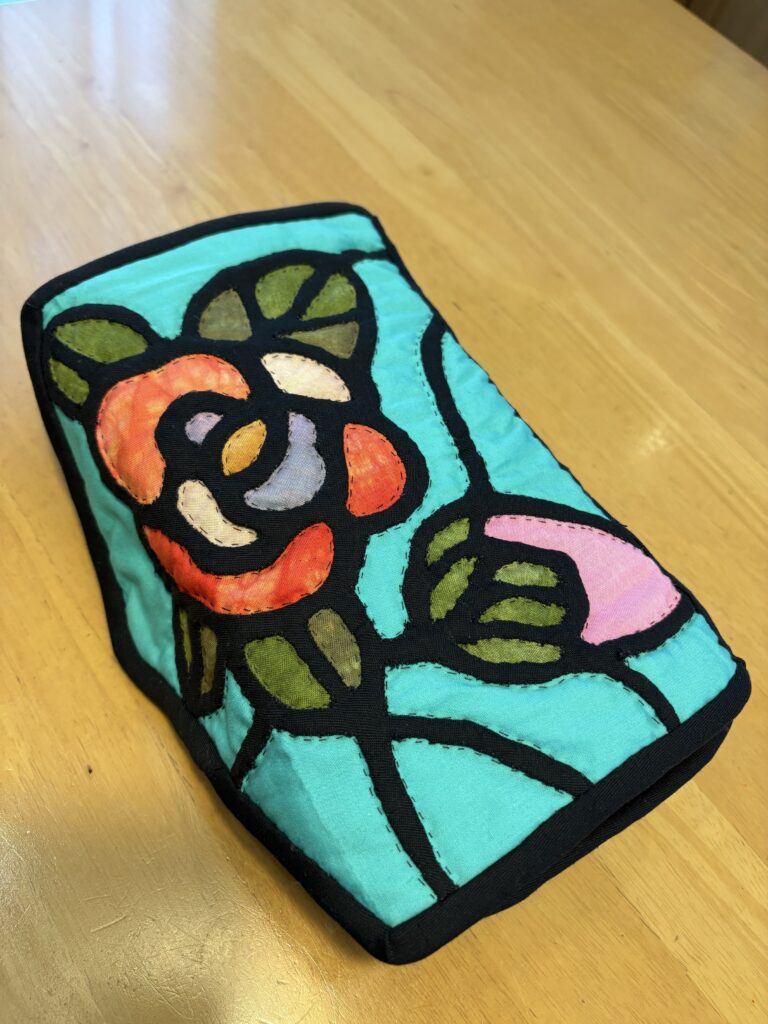青空をイメージしたステンドグラス風の花柄ティッシュケース