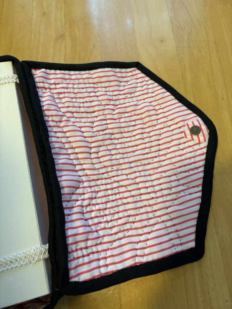ティッシュケース裏側のキルト模様